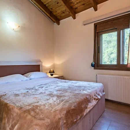 With 10 Bedrooms In Kaloniktis-rethymno, With Wonderful Sea View *