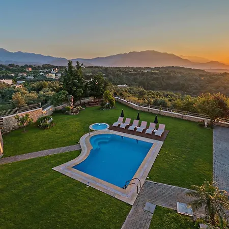 With 10 Bedrooms In Kaloniktis-rethymno, With Wonderful Sea View Villa Rétino