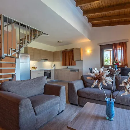 With 10 Bedrooms In Kaloniktis-rethymno, With Wonderful Sea View 别墅