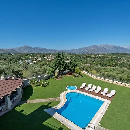 With 10 Bedrooms In Kaloniktis-rethymno, With Wonderful Sea View