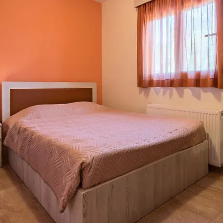 With 10 Bedrooms In Kaloniktis-rethymno, With Wonderful Sea View *
