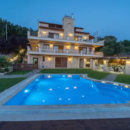 With 10 Bedrooms In Kaloniktis-rethymno, With Wonderful Sea View Villa